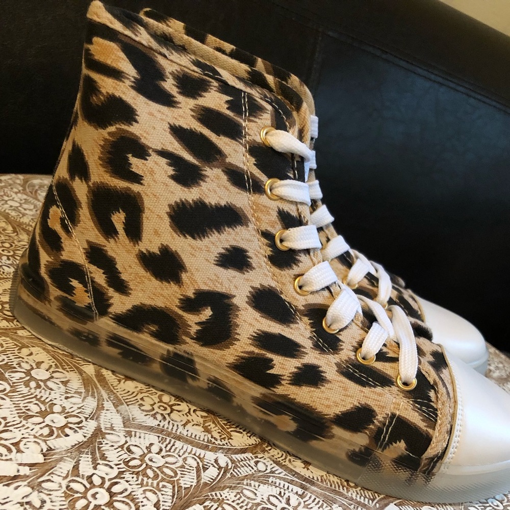 NWT Unique & Chic Leopard Print High Top Sneakers - Picture 7 of 15